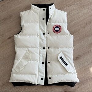 Canada Goose Women's White Freestyle Puffer Vest